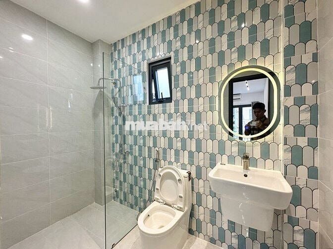 Bán nhà hẻm 3 gác khu Phan Xích Long ngang 6m 3PN căn góc sẵn nội thất
