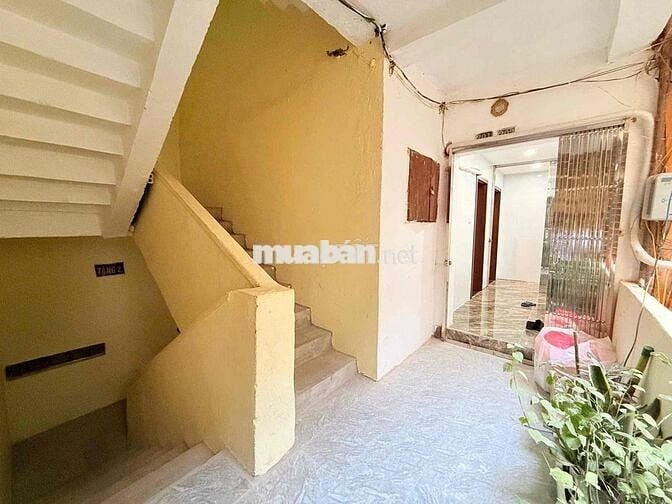 CẦN BÁN NHÀ TẬP THỂ TẦNG 2 NGÕ 4 PHƯƠNG MAI