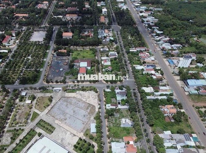 Đất ngay thị trấn trung tâm thương mại Plaza có sẵn thổ cư sát QL 13