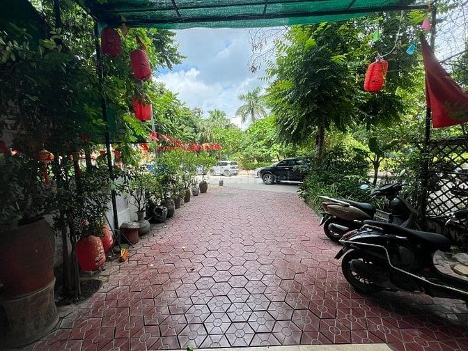 CHO THUÊ 3 TẦNG NHÀ MẶT TIỀN VƯỜN HOA TRẦN QUANG DIỆU, ĐỐNG ĐA, HÀ NỘI