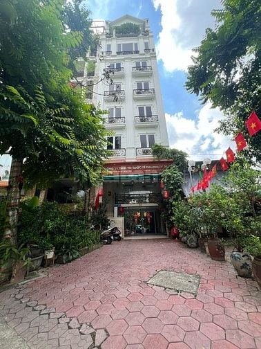 CHO THUÊ 3 TẦNG NHÀ MẶT TIỀN VƯỜN HOA TRẦN QUANG DIỆU, ĐỐNG ĐA, HÀ NỘI