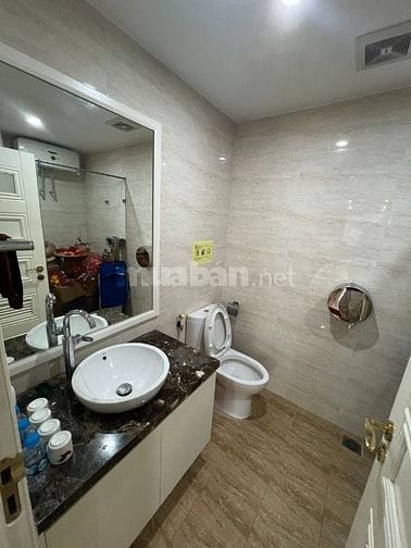 CHO THUÊ 3 TẦNG NHÀ MẶT TIỀN VƯỜN HOA TRẦN QUANG DIỆU, ĐỐNG ĐA, HÀ NỘI