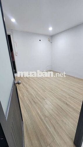 Cho thuê nhà mới sát MT Hiệp Bình. Chỉ 6,5tr vào ở ngay. Có ban công