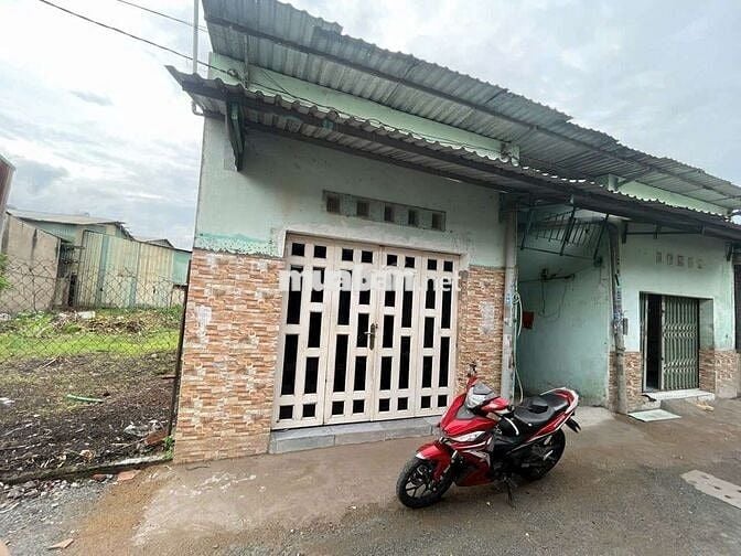 NHÀ CẤP 4, 10x21, TRỌ 10 PHÒNG, HẺM 5M, DĨ AN, GIÁ 3 ĐỒNG TL