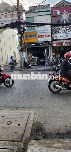 Chính chủ cần bán căn nhà 2 mặt tiền.khu sầm uất tiên kinh doanh mọi