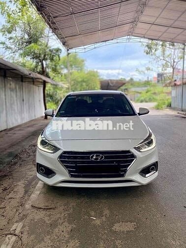 Hyundai accent số tự động