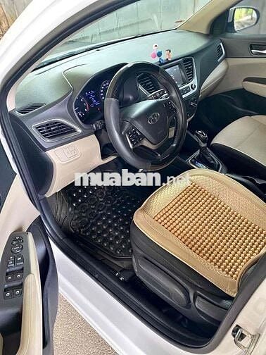 Hyundai accent số tự động