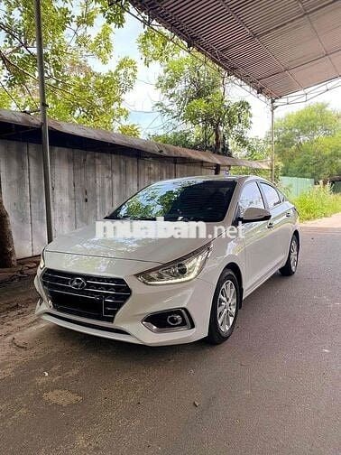 Hyundai accent số tự động