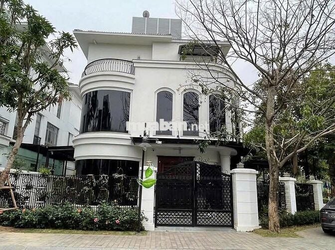 BIỆT THỰ SÂN VƯỜN NGANG 12M ĐỐI DIỆN VẠN HẠNH MALL, QUẬN 10