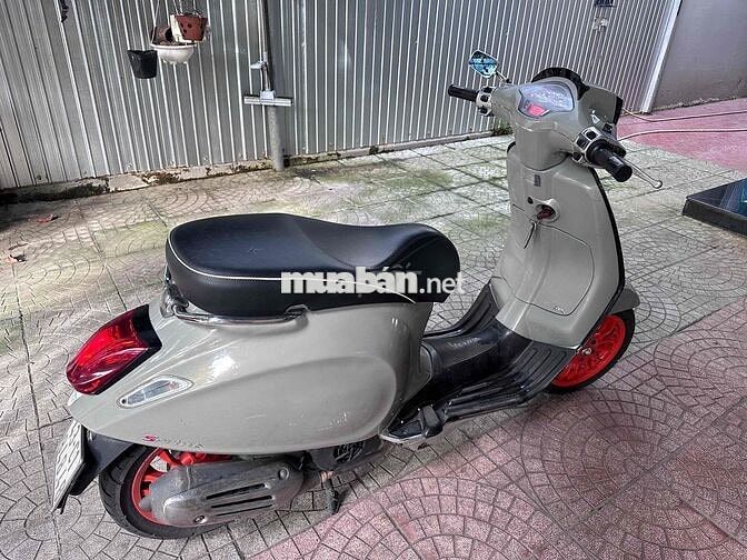 Cần bán xe Vespa Sprint 2018