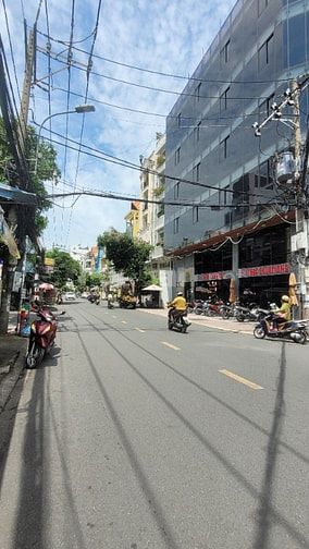 BIỆT THỰ CAO CẤP KHU K300- 9M × 20M - NHÀ 5 LẦU ĐẸP - GIÁ 54 TỶ TL