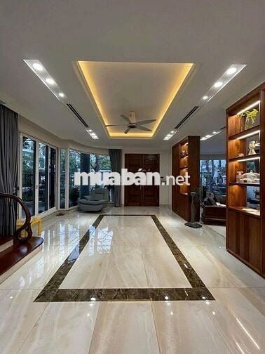 BIỆT THỰ SÂN VƯỜN NGANG 12M ĐỐI DIỆN VẠN HẠNH MALL, QUẬN 10