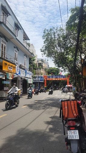 BIỆT THỰ CAO CẤP KHU K300- 9M × 20M - NHÀ 5 LẦU ĐẸP - GIÁ 54 TỶ TL