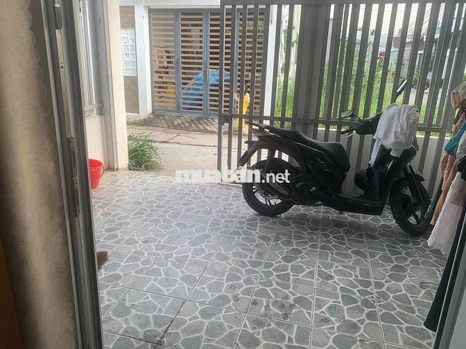 2 căn nhà cấp 4 lộ xe hơi tới nhà