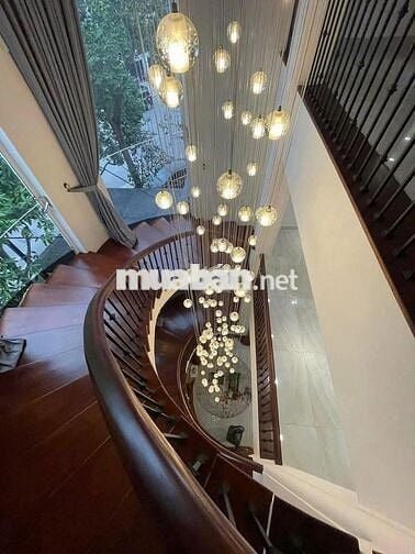 BIỆT THỰ SÂN VƯỜN NGANG 12M ĐỐI DIỆN VẠN HẠNH MALL, QUẬN 10