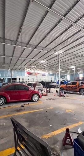 Kho diện tích lên đến 900m2 ở Hoàng Quốc Việt cần cho thuê gấp