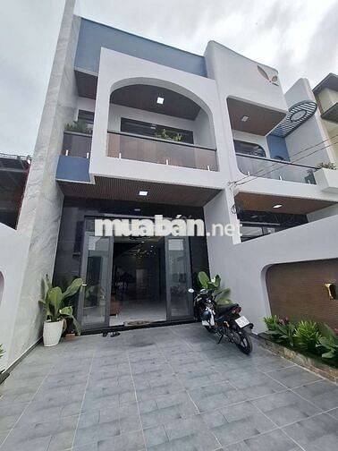 Nhà mới 1 trệt+1 lầu 5×24 nhỉnh 2 tỷ  kcn cầu tràm