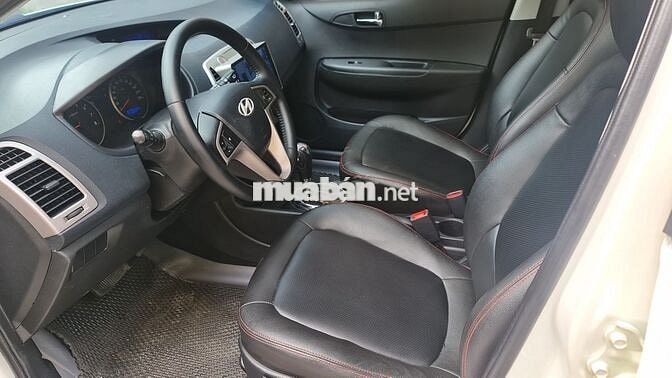 Hyundai i20 2011 1.4 AT - 100000 km