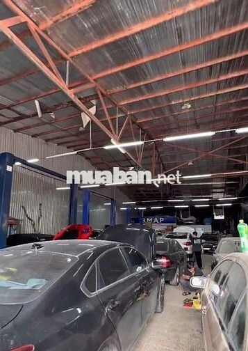 Kho ở Đường Hoàng Quốc Việt cần cho thuê với giá rẻ diện tích 300m2