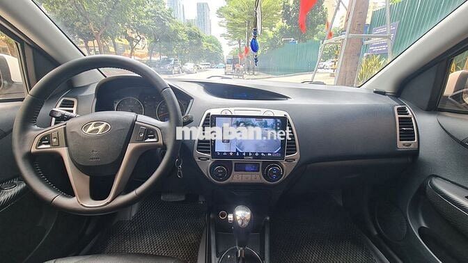 Hyundai i20 2011 1.4 AT - 100000 km