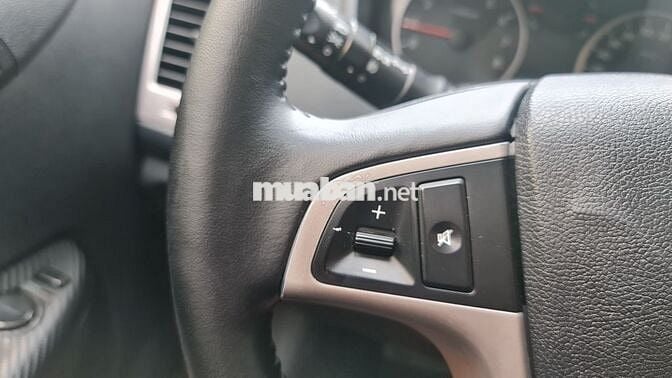 Hyundai i20 2011 1.4 AT - 100000 km