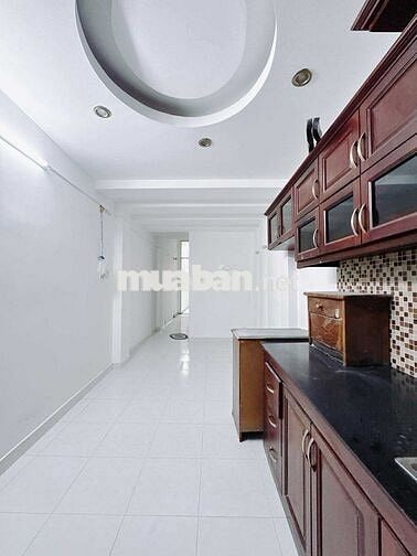 NHÀ ĐẸP 4 LẦU ĐÚC Q4- HẺM 4m- 47m2 - 5PN- KO QH- GIÁ 5 TỶ NHỈNH