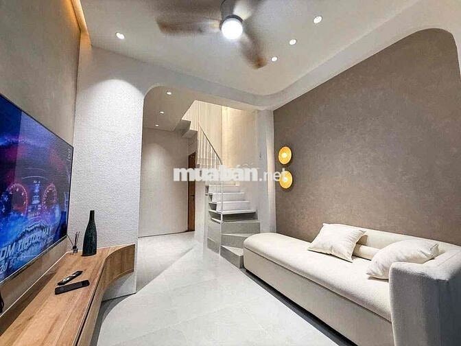 NHÀ MỚi 100% Ngay ĐH Ngoại Thương cho con Đi học