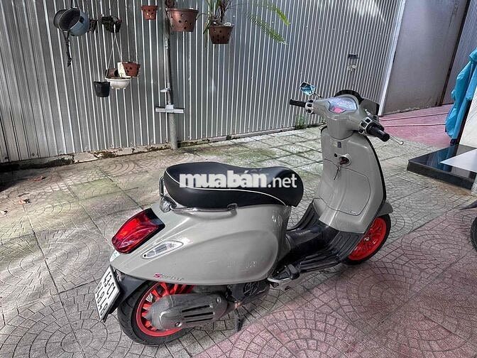 Cần bán xe Vespa Sprint 2018