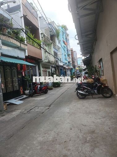 Nhà Hẻm lớn, kết cấu sẵn phù hợp ở ngay, nhiều tiện ích trong khu LLQ