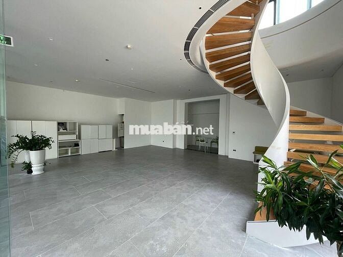 NHÀ MTKD BÀU CÁT VỚI NGUYỄN HỒNG ĐÀO, NGANG 9x30m, TRỆT 3 LẦU