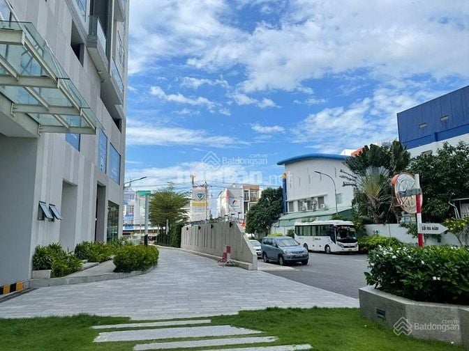 *Cho thuê căn hộ 3PN, De Capella 95m2, căn góc giá 18 triệu nhà đẹp.