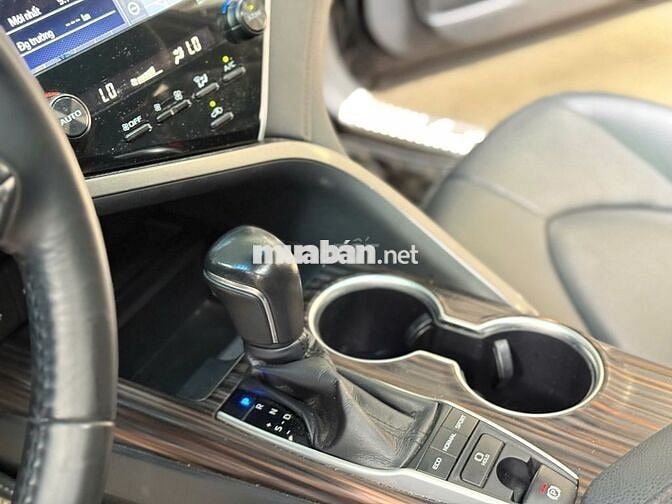 Toyota Camry 2019 2.5Q - 73856 km