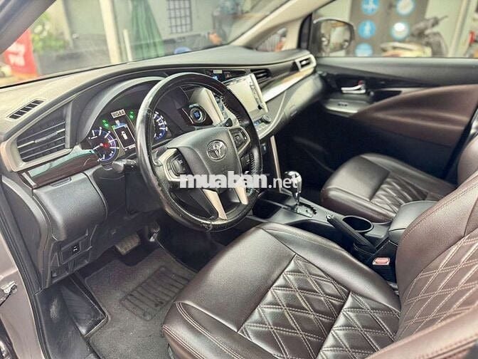 Chính chủ bán Toyota Innova G 2.0 2021 lướt 8 vạn