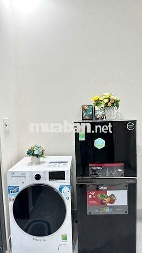Căn hộ 1 phòng ngủ có thang máy, máy giặt riêng cửa sổ lớn ở Phú Nhuận