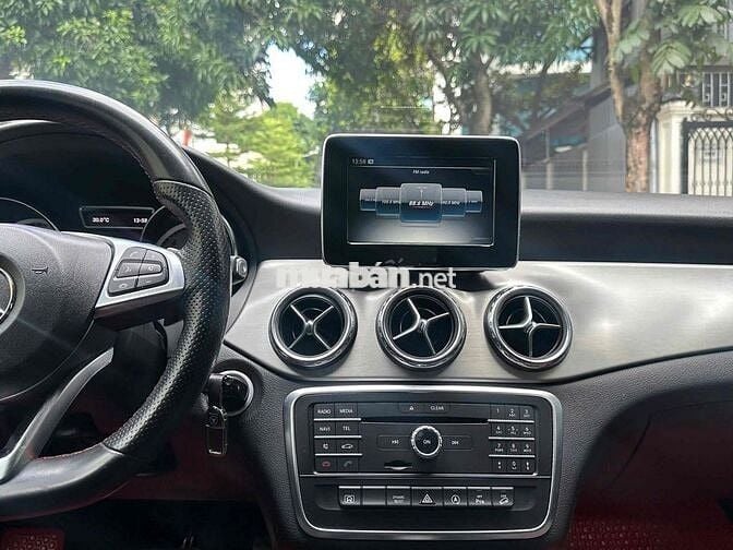 Mercedes Benz GLA250 AMG 4Matic sx 2016 màu đỏ