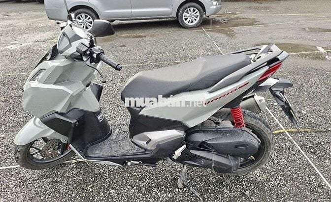 Cần bán xe vario 160 xám xi măng