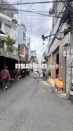 Siêu phẩm cho thuê góc 2 mặt tiền ốp kính – Đặng Văn Ngữ, Phú Nhuận