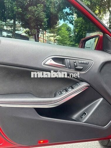 Mercedes Benz GLA250 AMG 4Matic sx 2016 màu đỏ