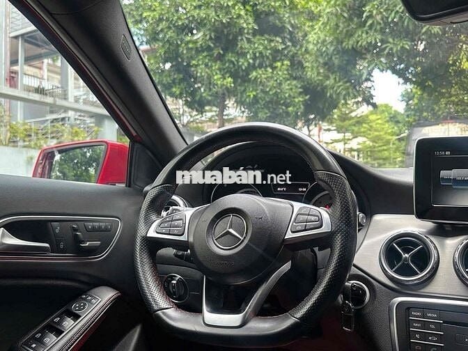 Mercedes Benz GLA250 AMG 4Matic sx 2016 màu đỏ