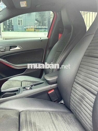 Mercedes Benz GLA250 AMG 4Matic sx 2016 màu đỏ