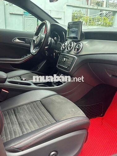 Mercedes Benz GLA250 AMG 4Matic sx 2016 màu đỏ