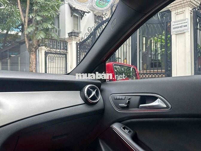 Mercedes Benz GLA250 AMG 4Matic sx 2016 màu đỏ