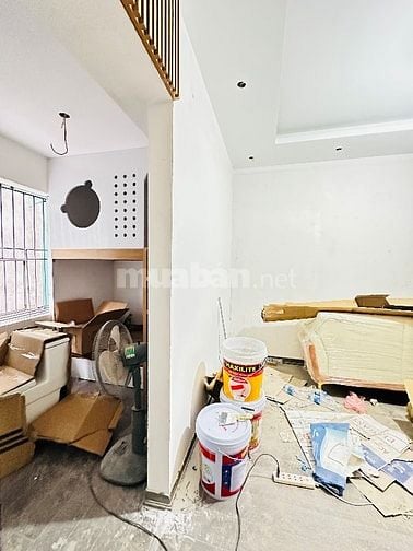 Chính chủ bán tập thể 40m2 tầng 2 lô góc 2 PN, vs khép kín. 2.68 tỷ