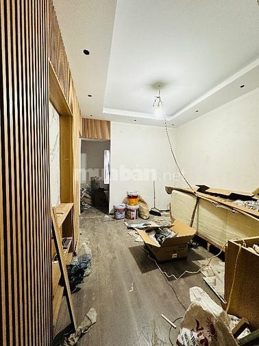 Chính chủ bán tập thể 40m2 tầng 2 lô góc 2 PN, vs khép kín. 2.68 tỷ