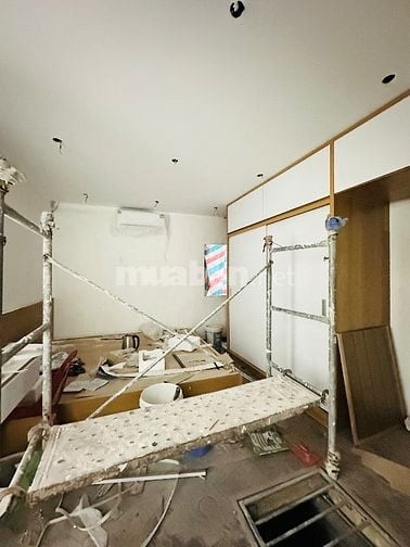 Chính chủ bán tập thể 40m2 tầng 2 lô góc 2 PN, vs khép kín. 2.68 tỷ
