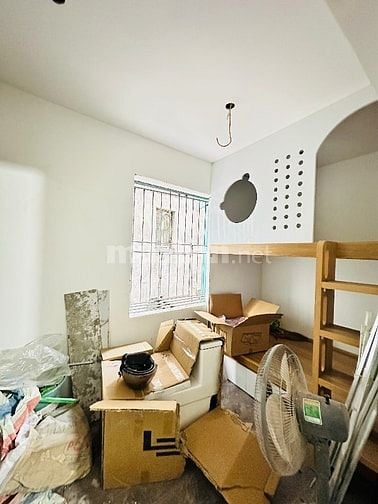 Chính chủ bán tập thể 40m2 tầng 2 lô góc 2 PN, vs khép kín. 2.68 tỷ