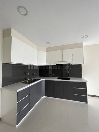 *Cho thuê căn hộ 3PN, De Capella 95m2, căn góc giá 18 triệu nhà đẹp.