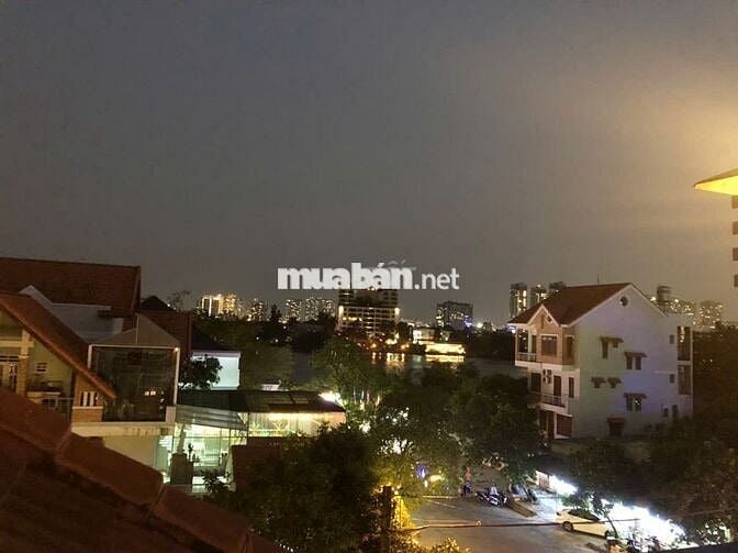 BIỆT THỰ VEN SÔNG 8X17, ĐƯỜNG 25, GẦN GIGAMALL - PHẠM VĂN ĐỒNG