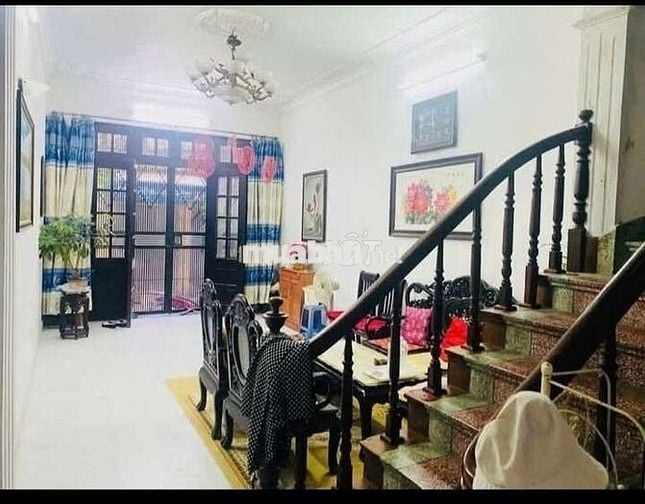 Tôi cần bán nhà mặt ngõ ô tô chánh, Tây Sơn, 4tầng full nội thất.