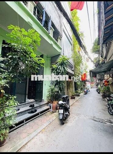 Tôi cần bán nhà mặt ngõ ô tô chánh, Tây Sơn, 4tầng full nội thất.